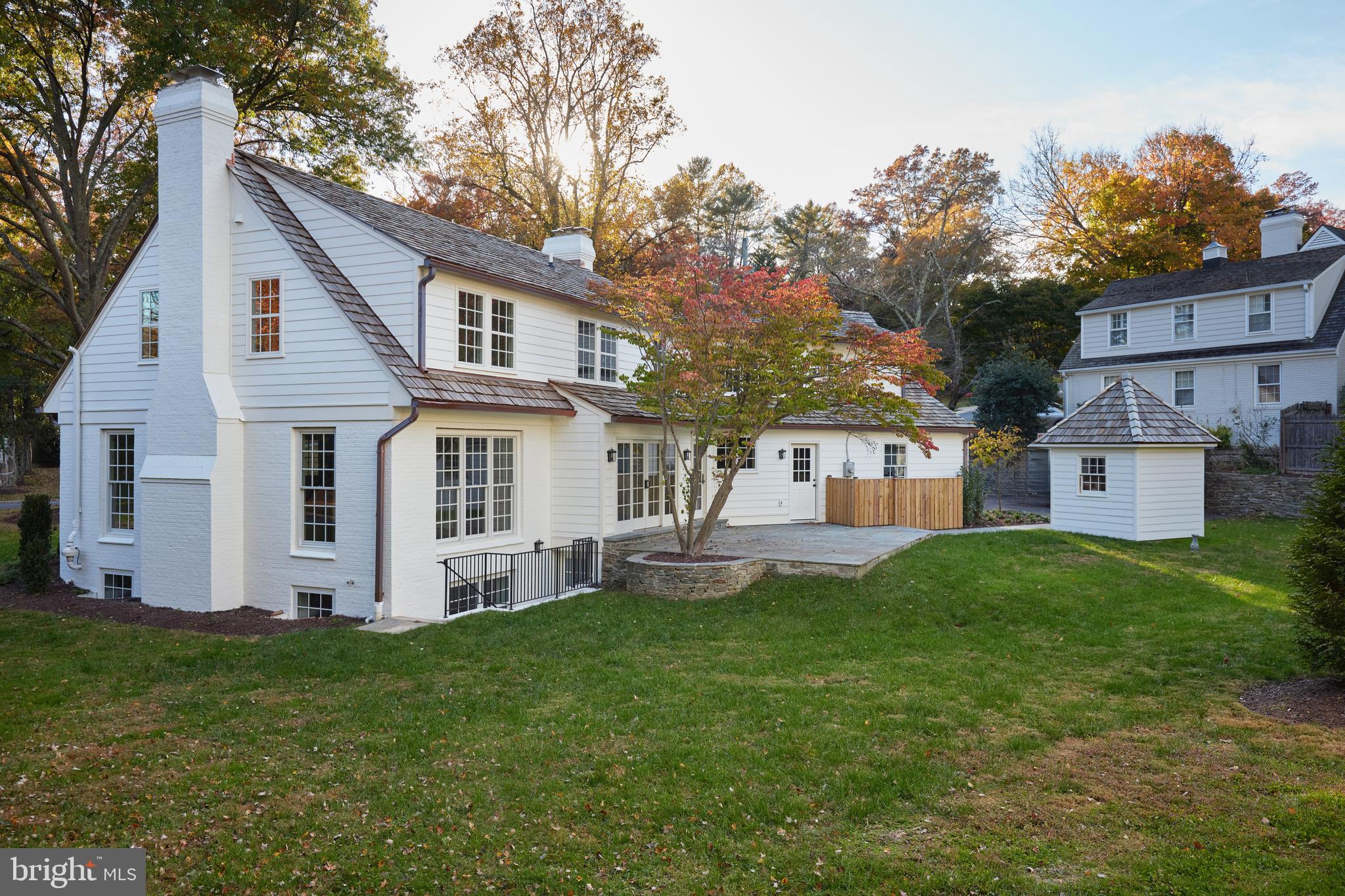 BRADLEY HILLS GROVE - Residential