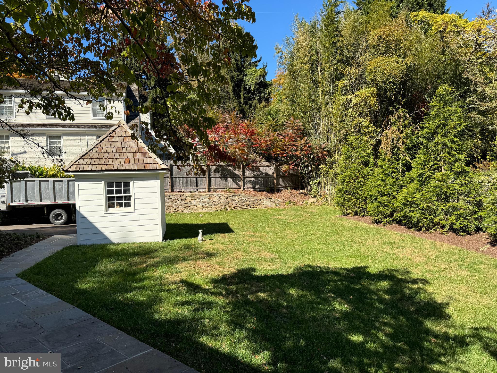 BRADLEY HILLS GROVE - Residential