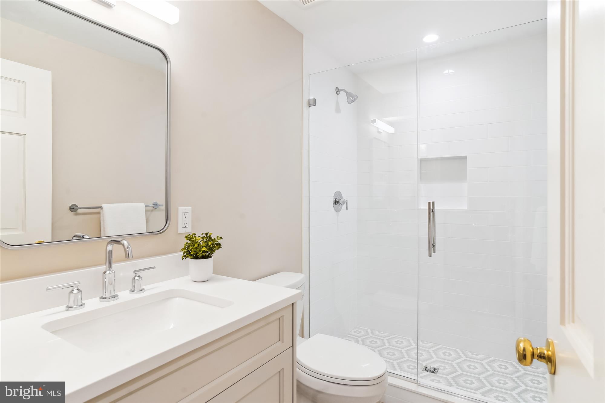 BRADLEY HILLS GROVE - Residential