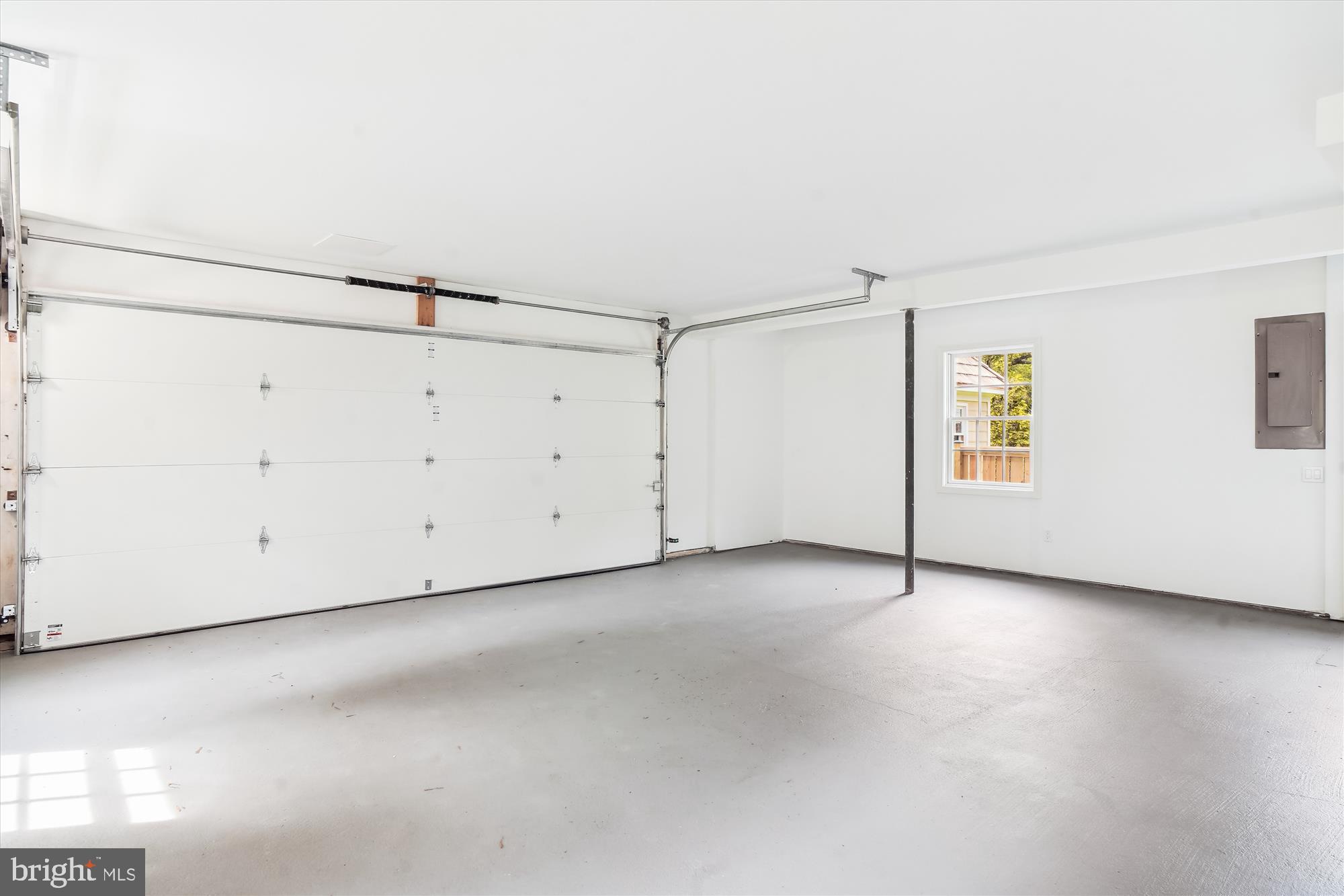 BRADLEY HILLS GROVE - Residential