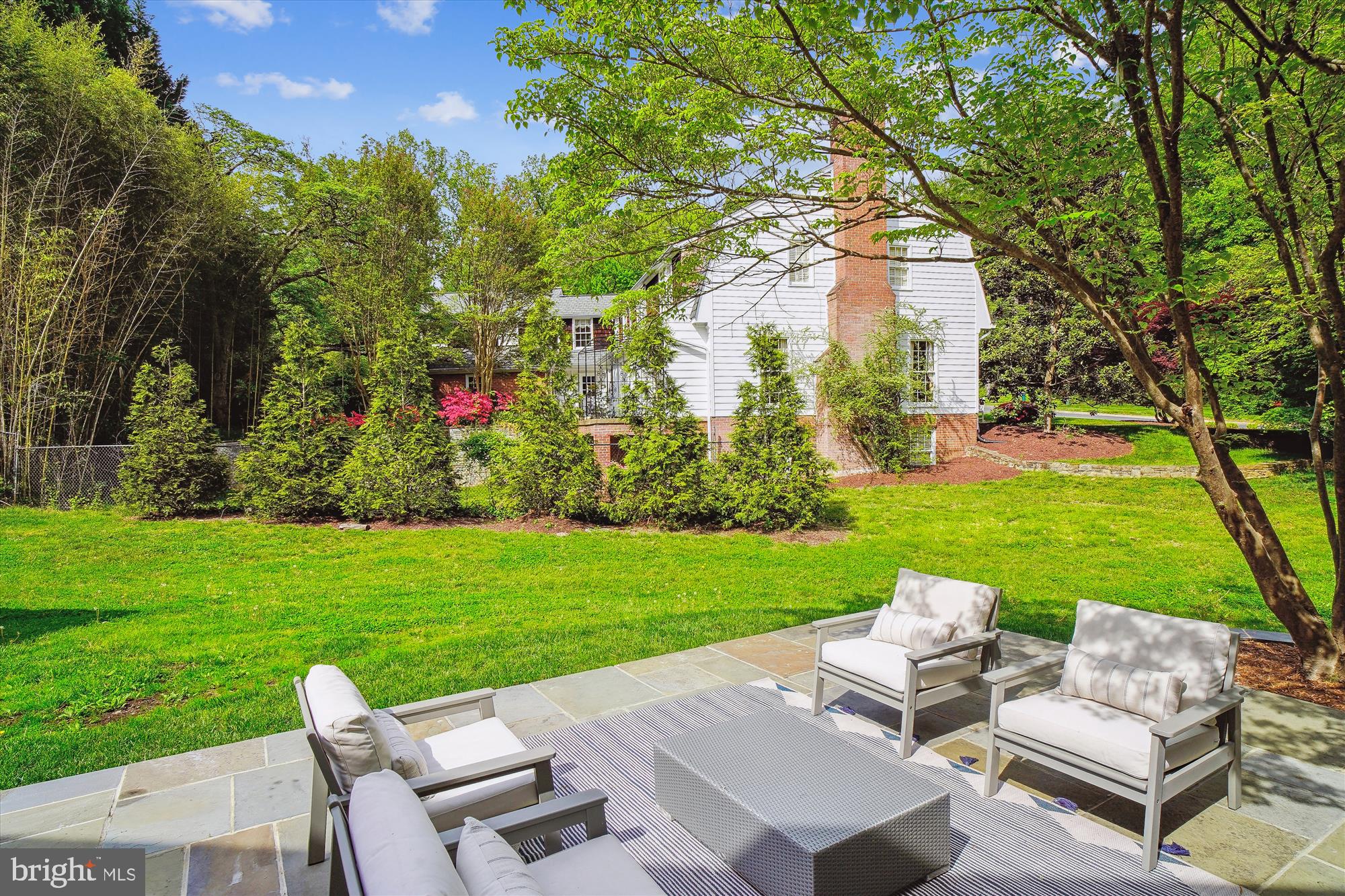 BRADLEY HILLS GROVE - Residential