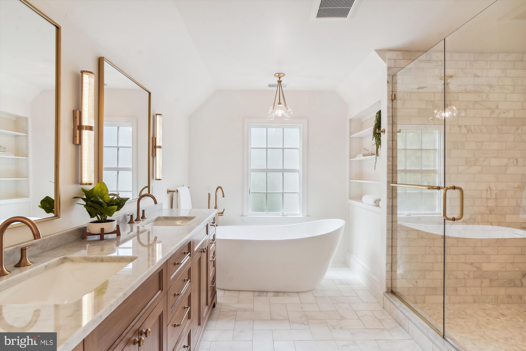 BRADLEY HILLS GROVE - Residential