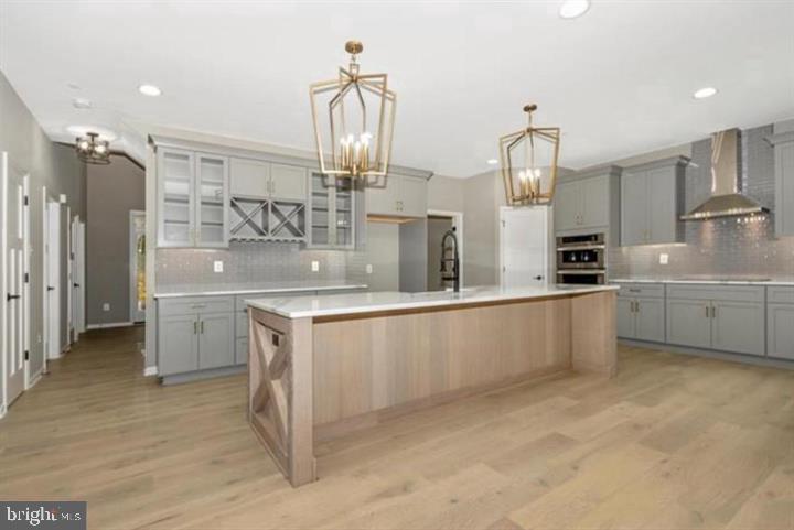 WINDSOR HILLS - Residential