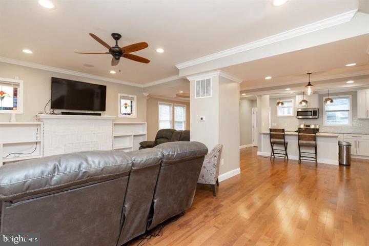 WINDSOR HILLS - Residential
