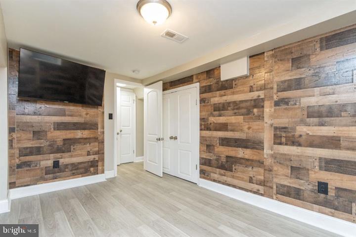 WINDSOR HILLS - Residential