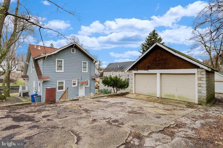 WINDSOR HILLS - Residential