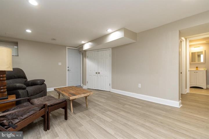 WINDSOR HILLS - Residential
