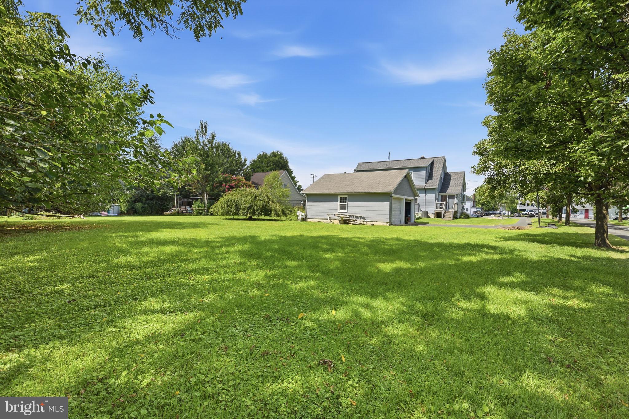 3423 EDWARDS LANE