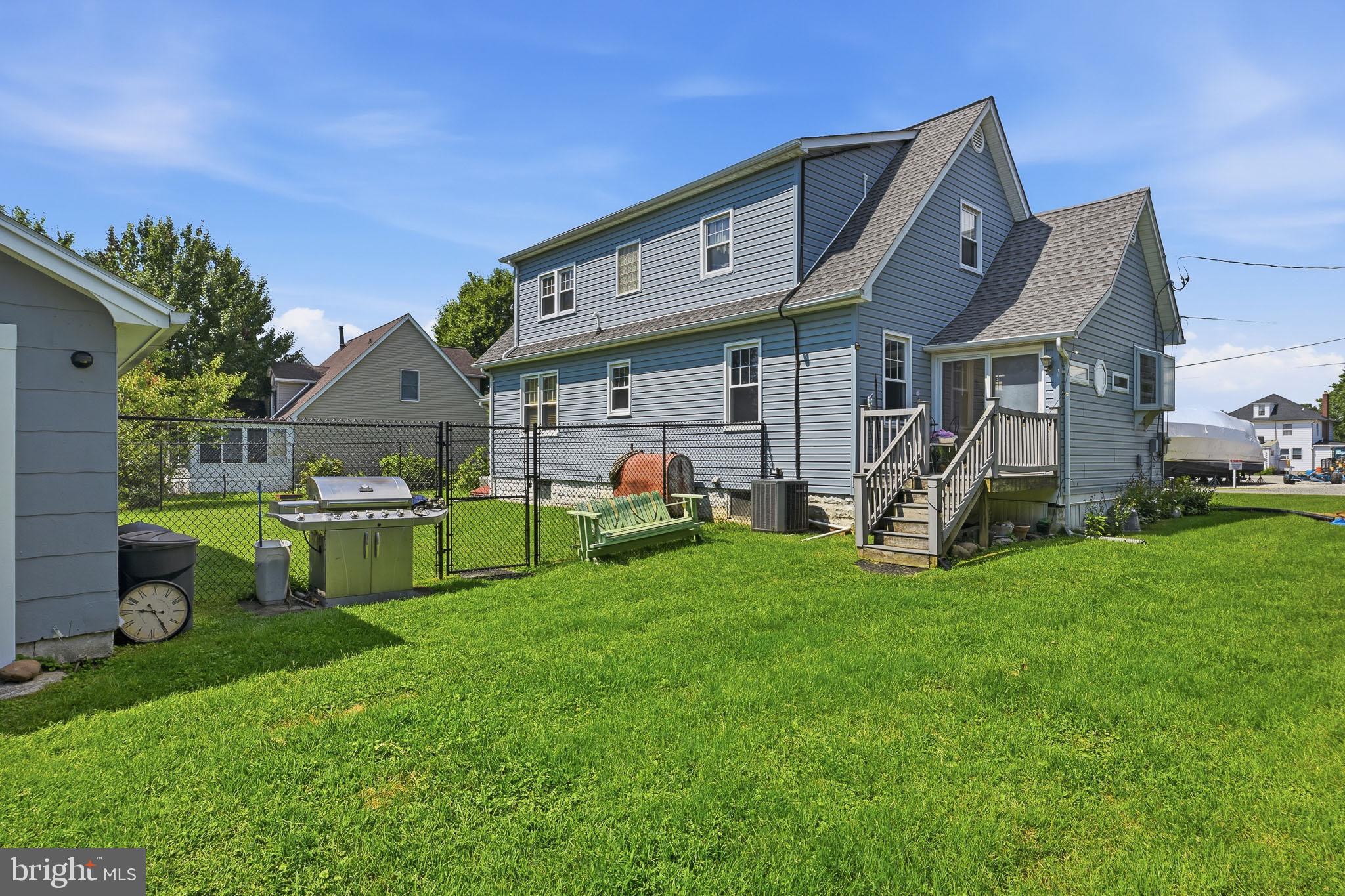 3423 EDWARDS LANE