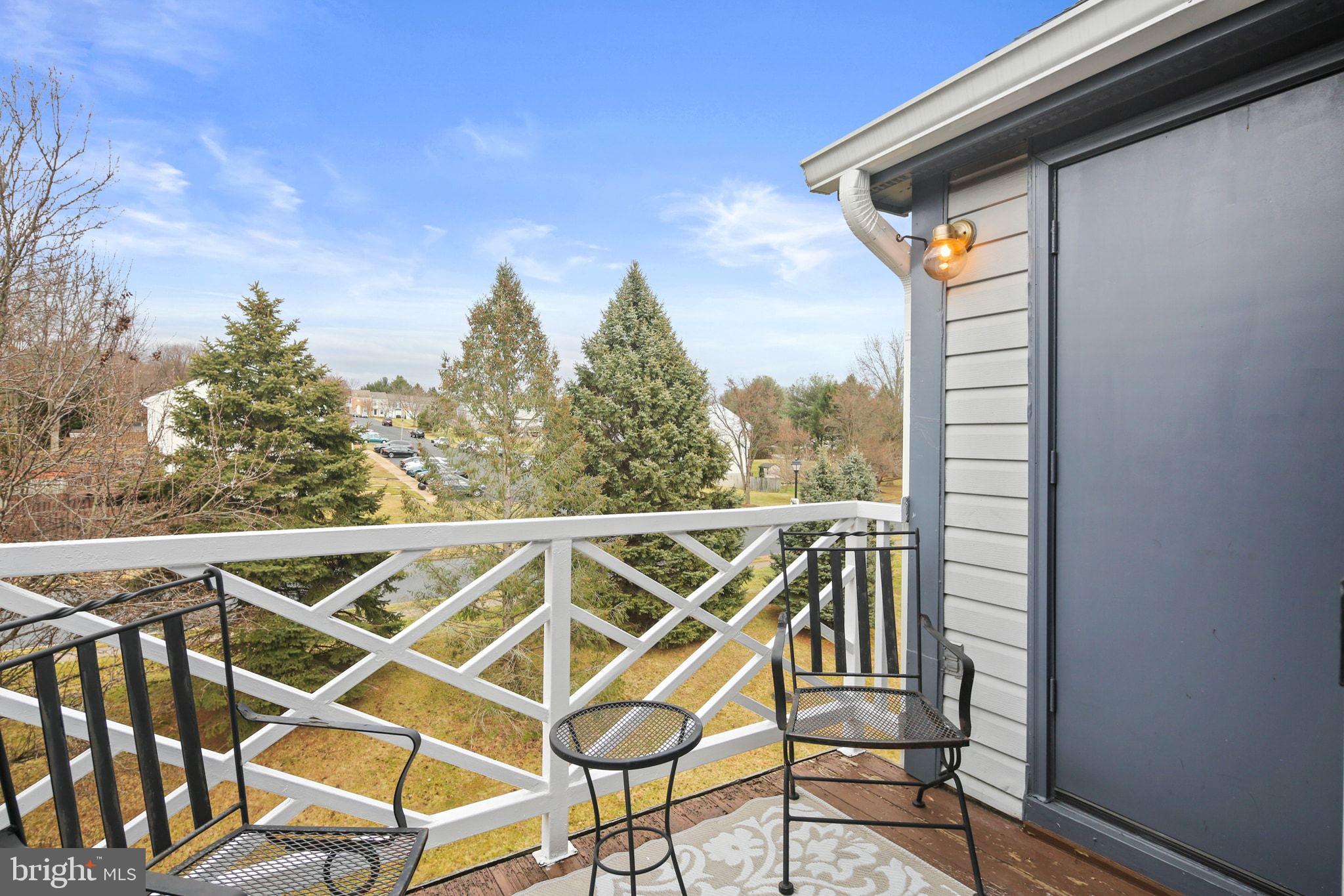 LAUREL WOODS - Residential