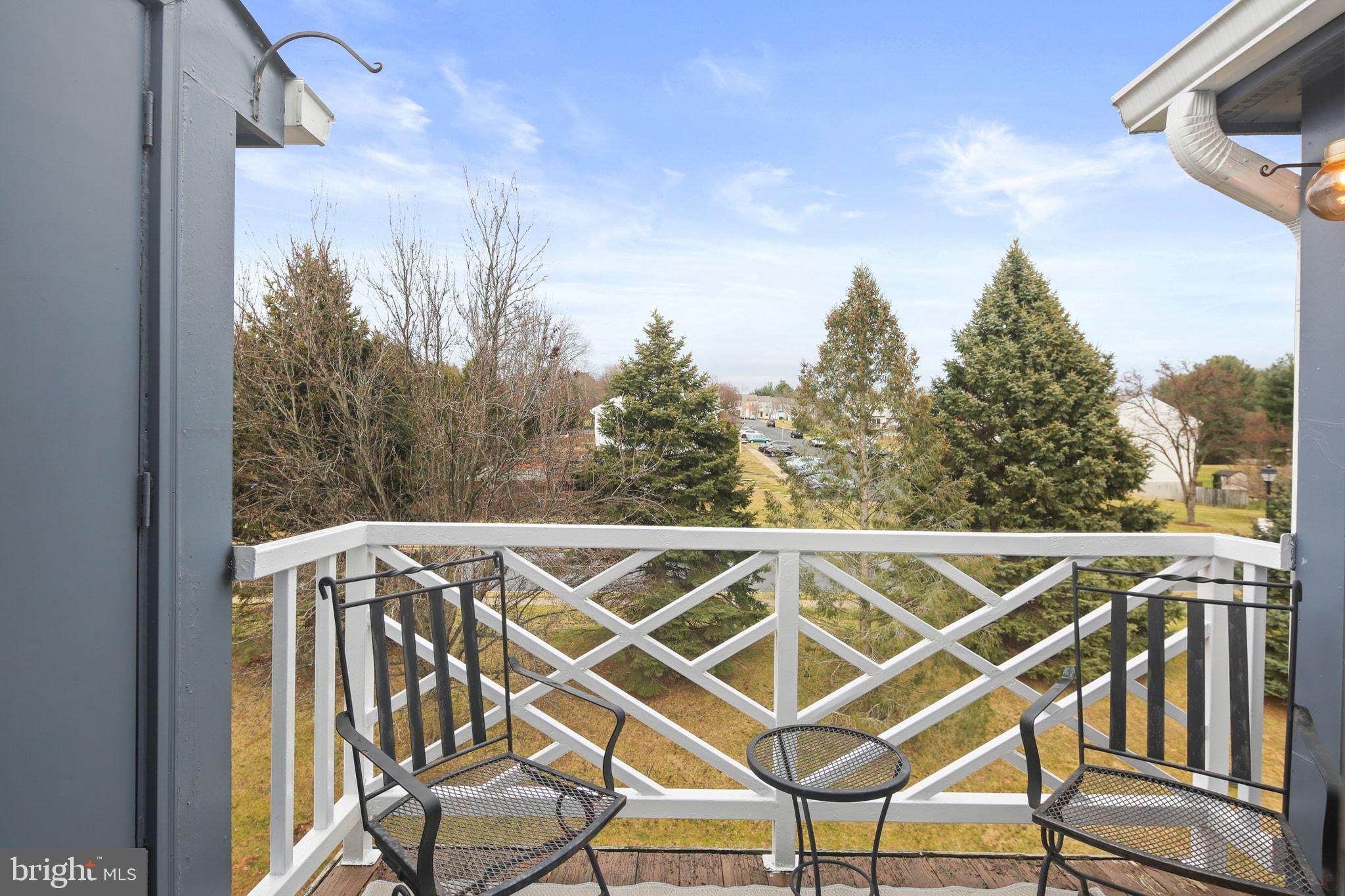 LAUREL WOODS - Residential