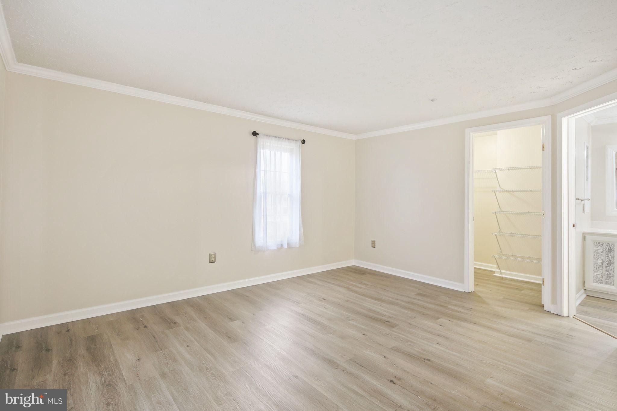 LAUREL WOODS - Residential