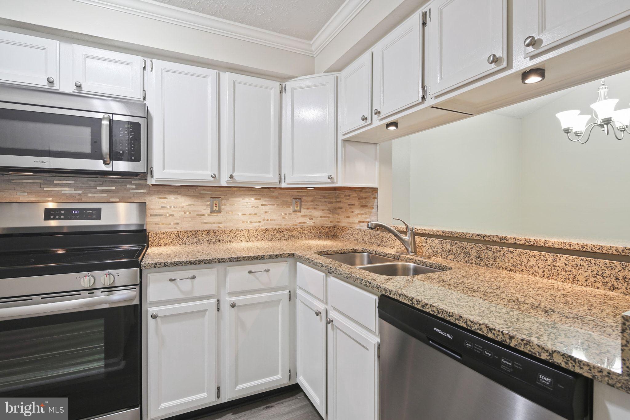 LAUREL WOODS - Residential