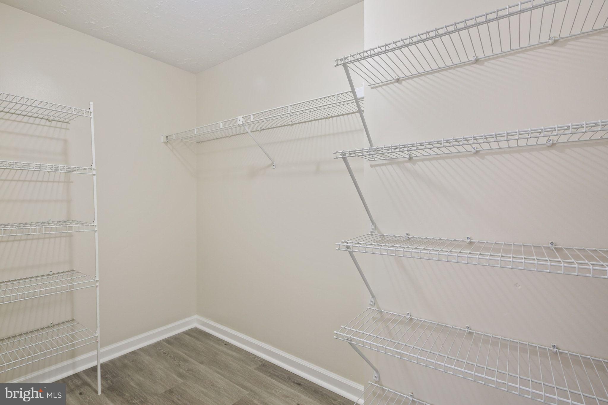 LAUREL WOODS - Residential