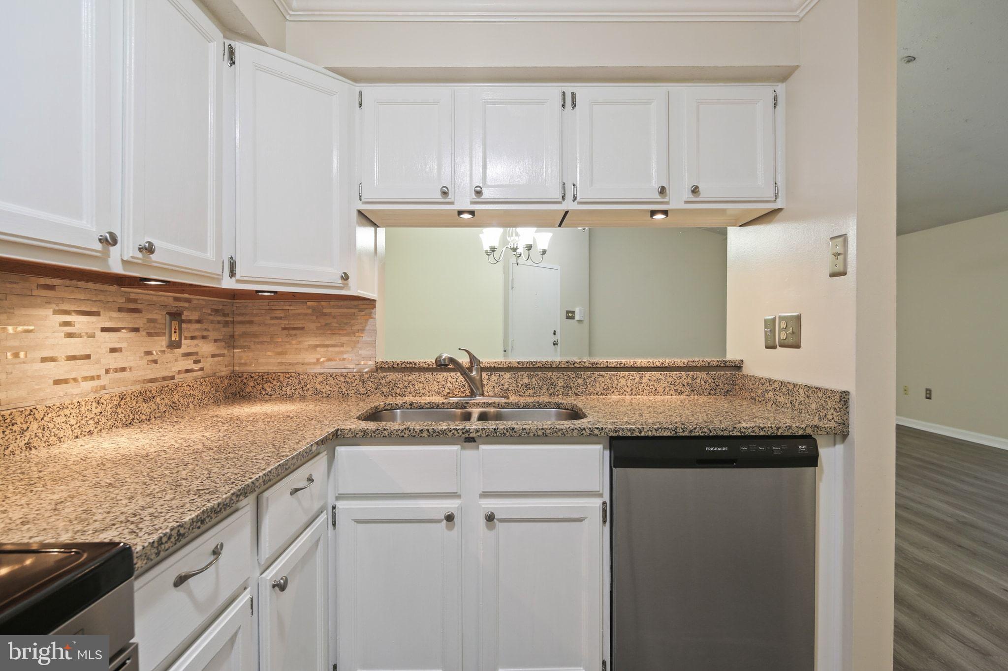 LAUREL WOODS - Residential