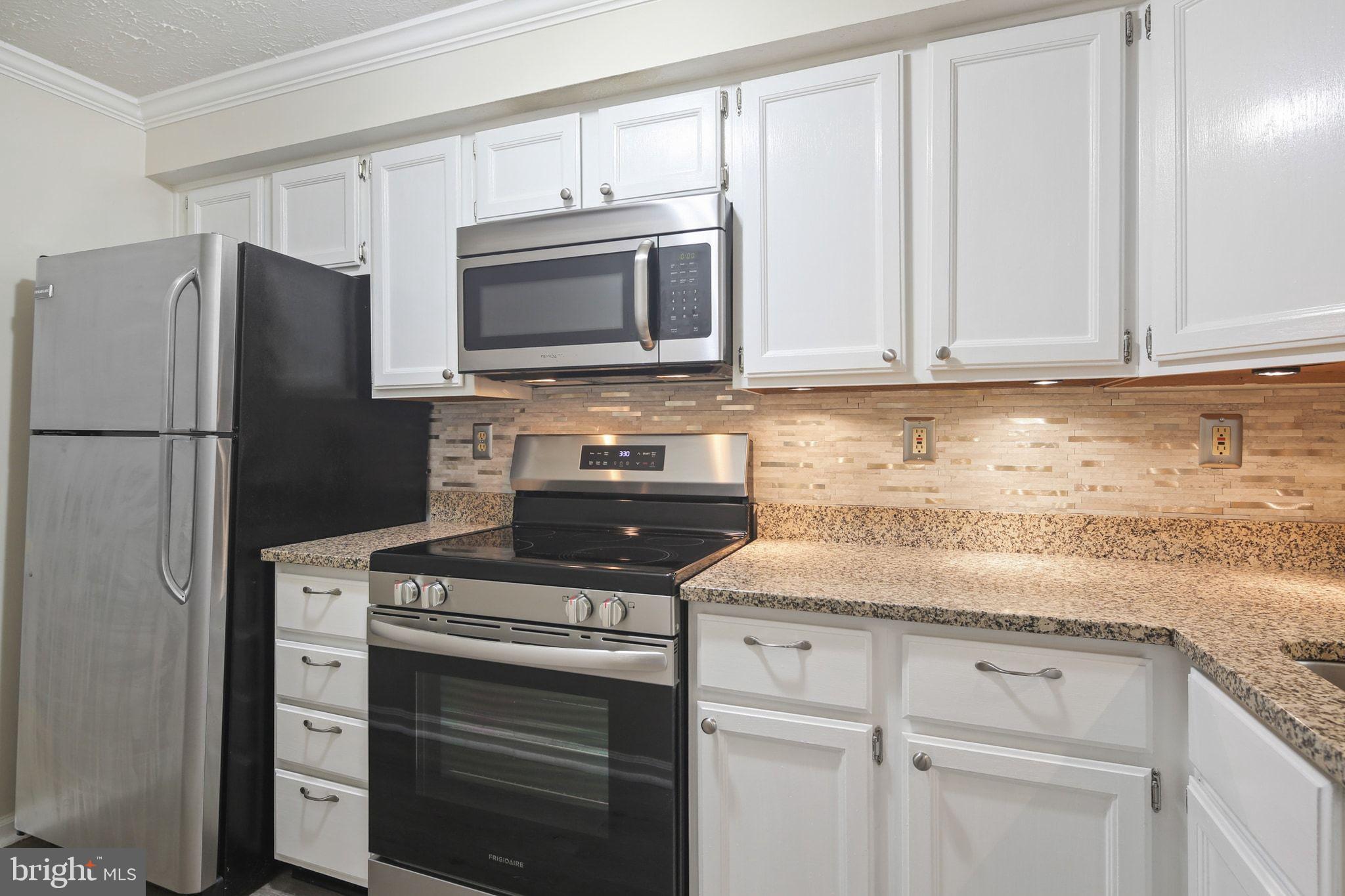 LAUREL WOODS - Residential