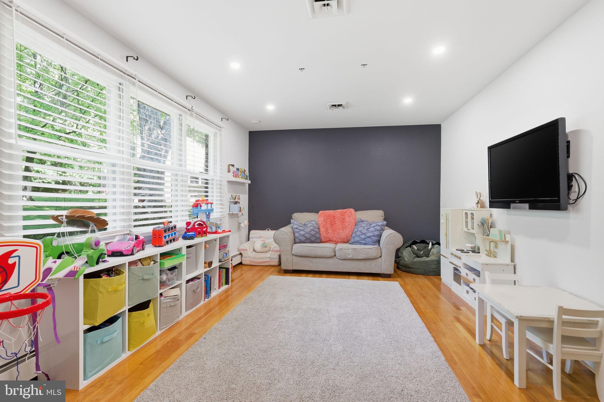 WOODFIELD - Residential