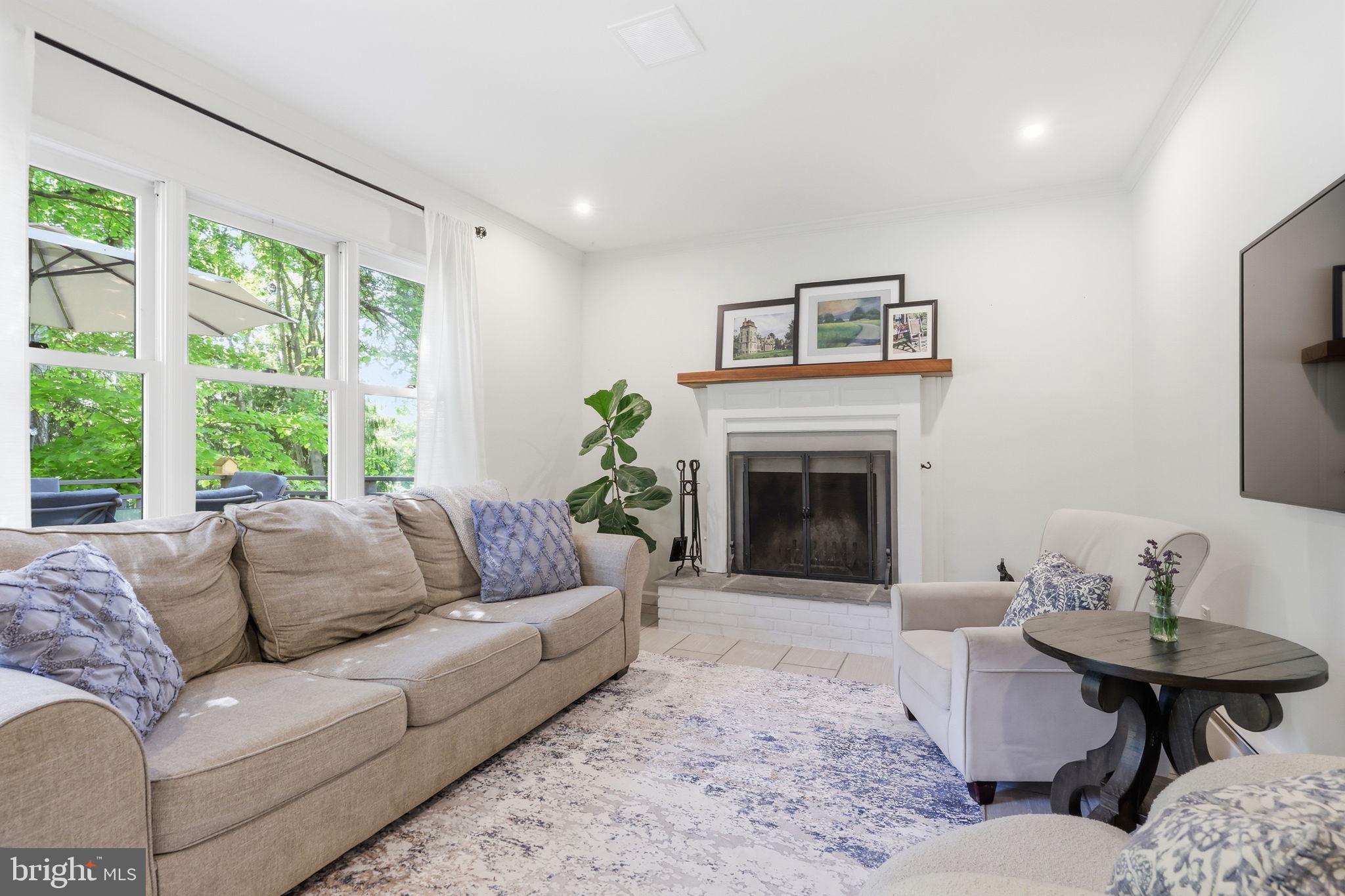 WOODFIELD - Residential