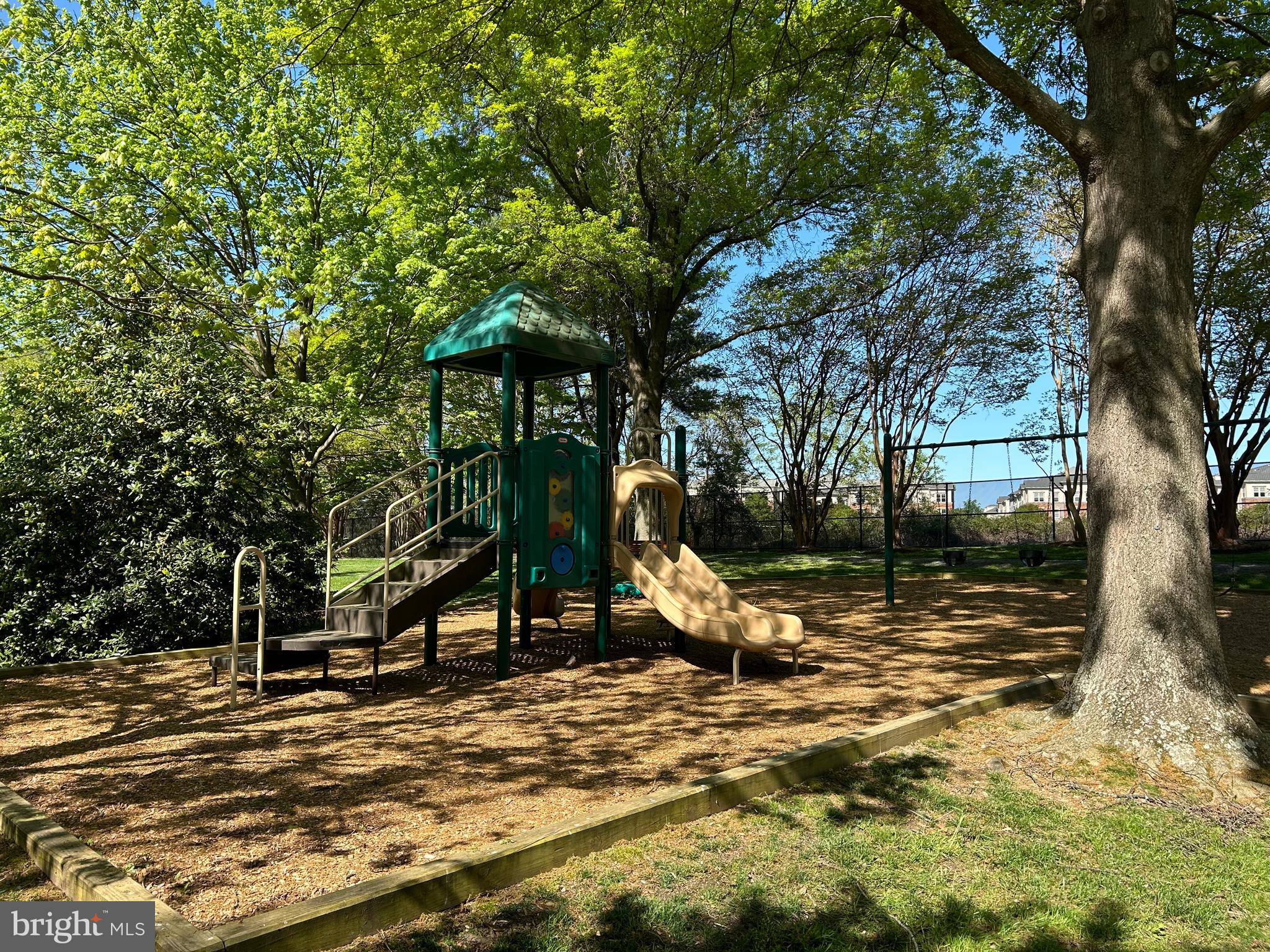 MONTEBELLO - Residential