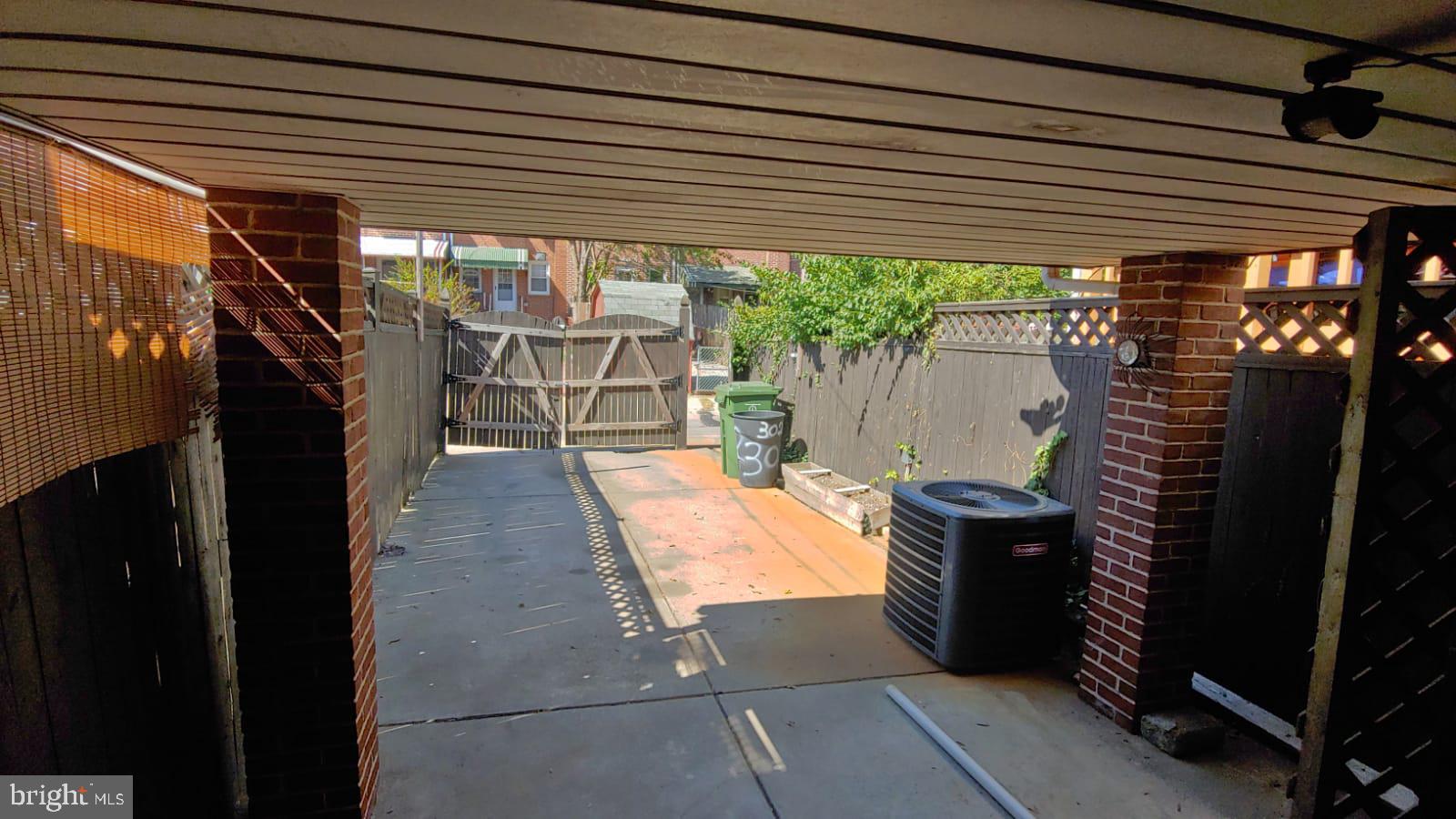 GREEKTOWN - Residential Lease