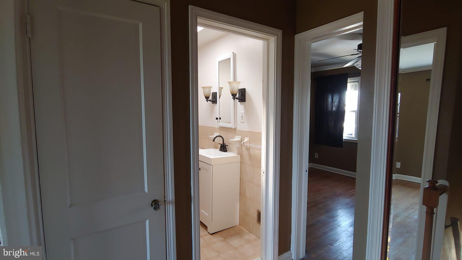 GREEKTOWN - Residential Lease