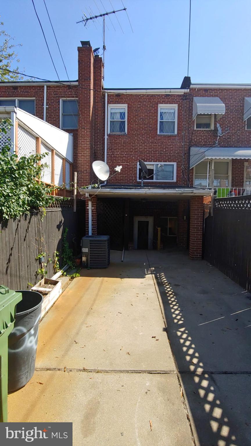 GREEKTOWN - Residential Lease