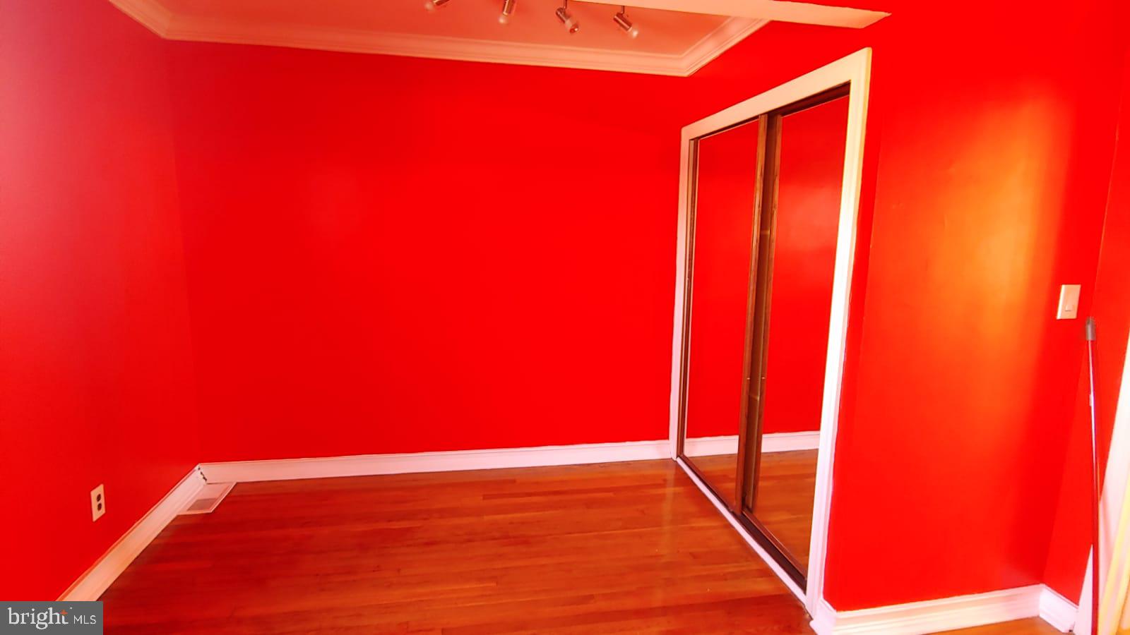 GREEKTOWN - Residential Lease