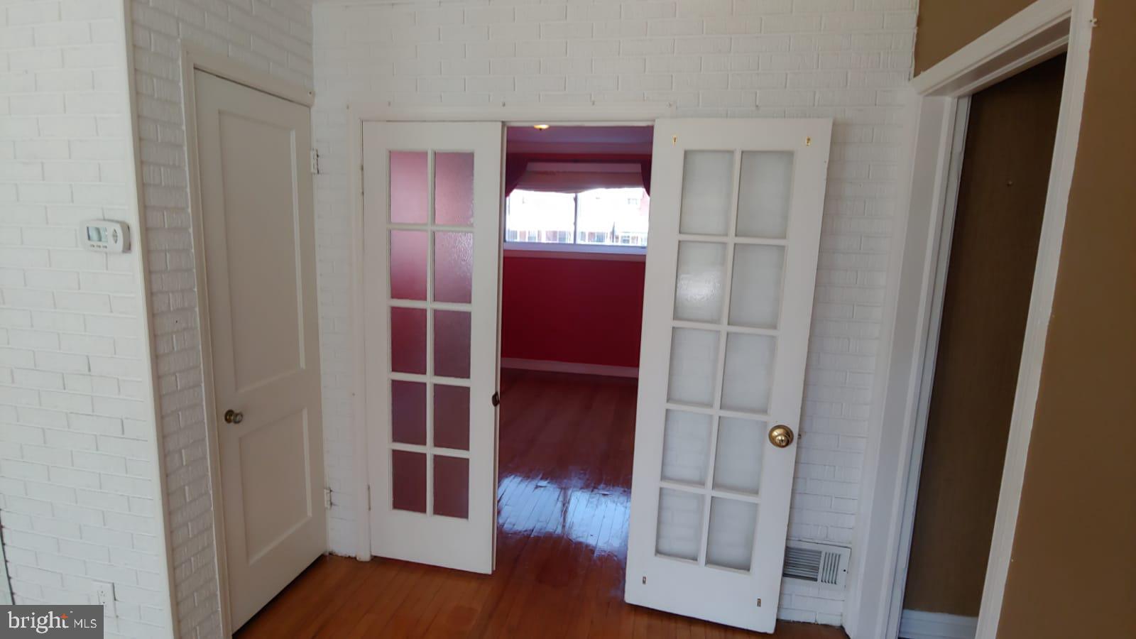 GREEKTOWN - Residential Lease