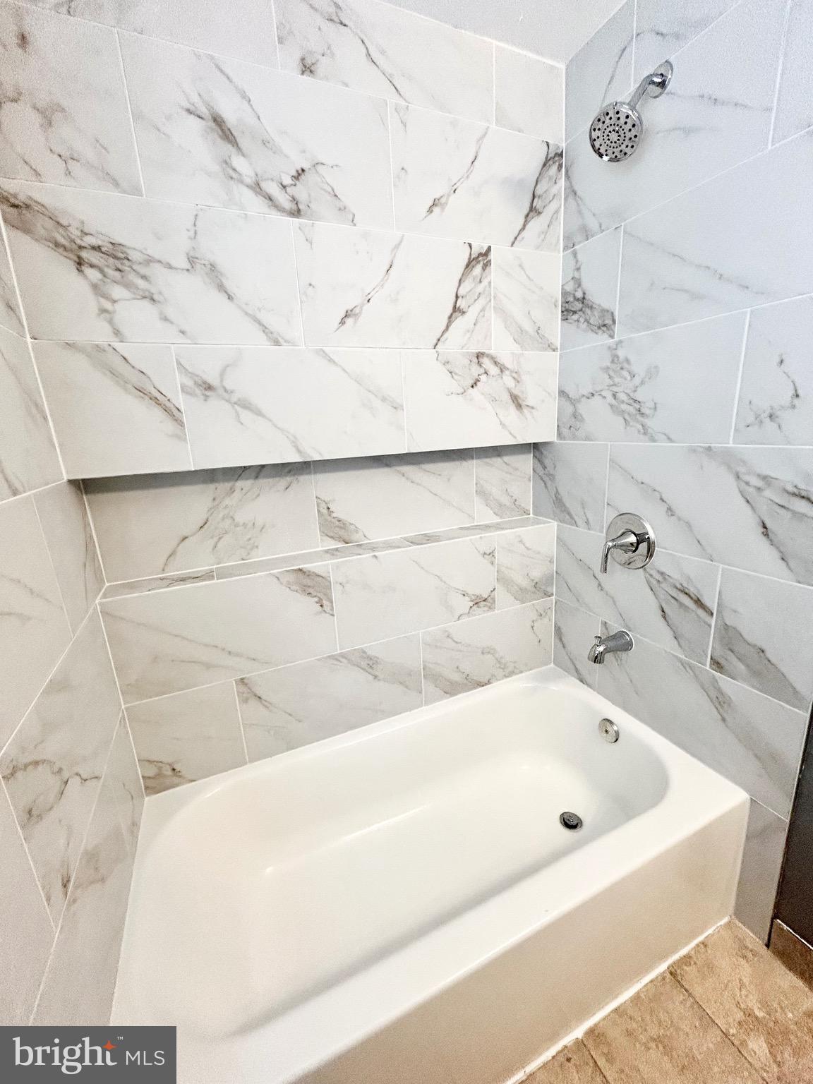 GLEN OAKS - Residential Lease