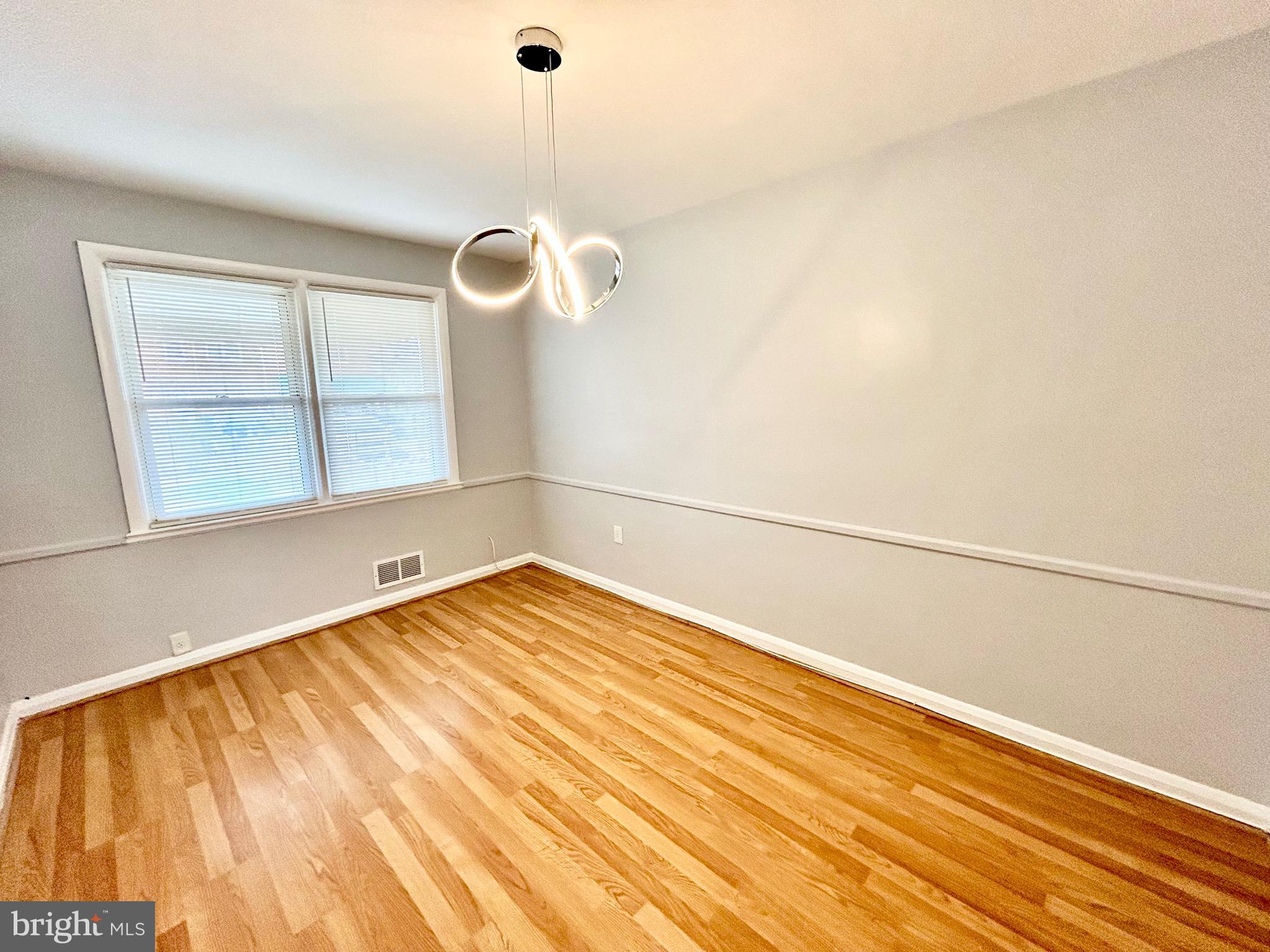 GLEN OAKS - Residential Lease