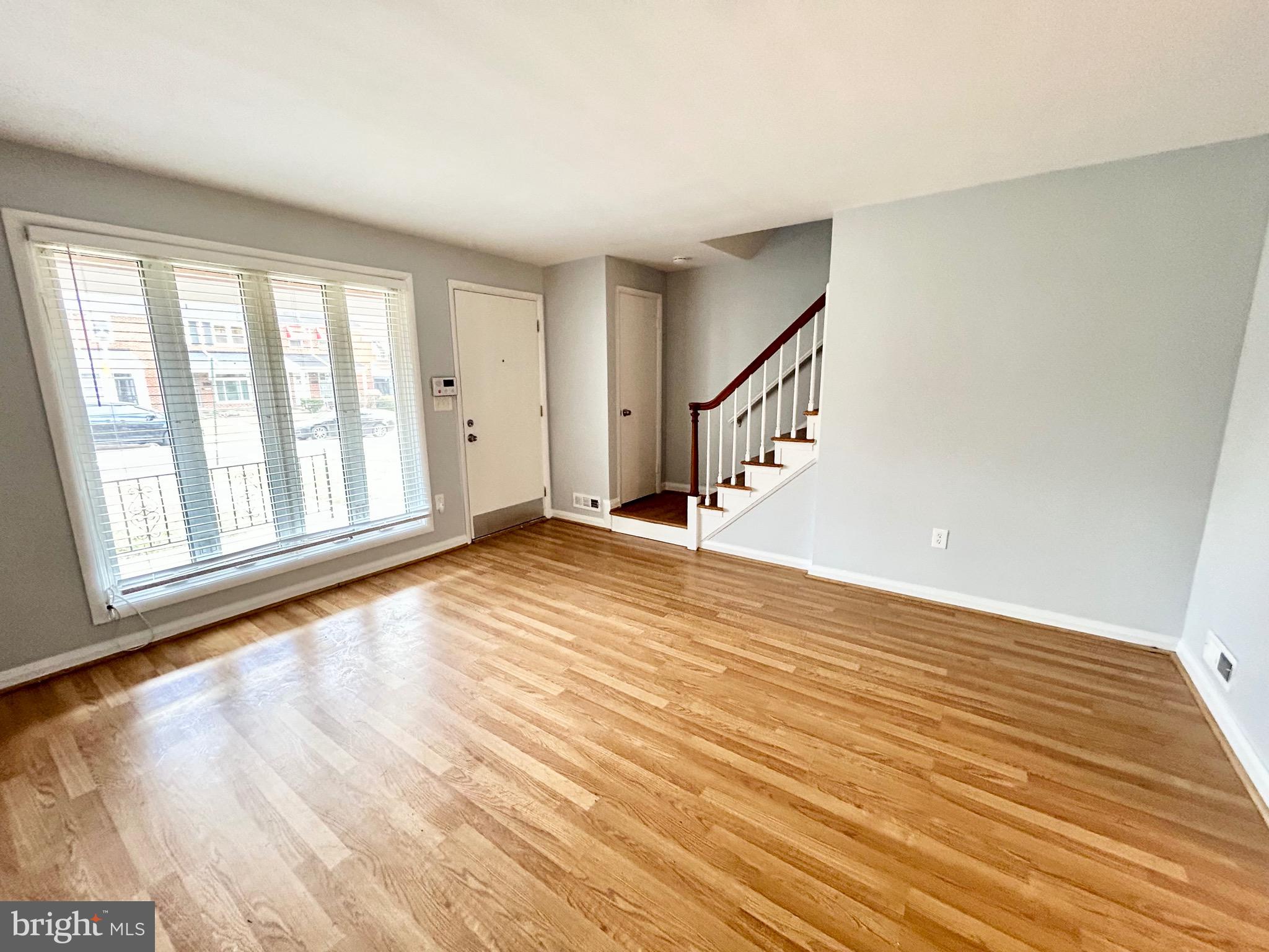 GLEN OAKS - Residential Lease