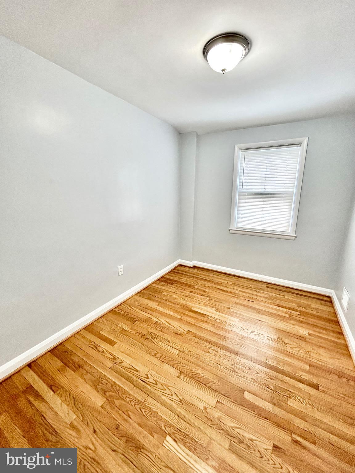 GLEN OAKS - Residential Lease