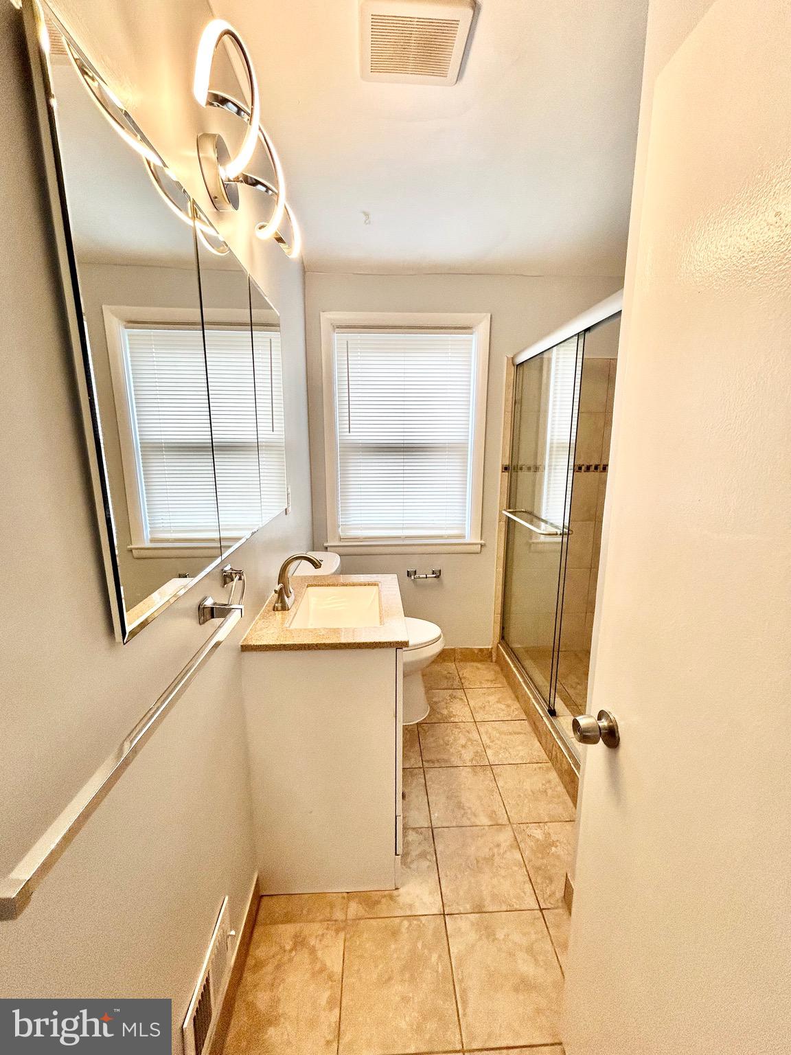 GLEN OAKS - Residential Lease