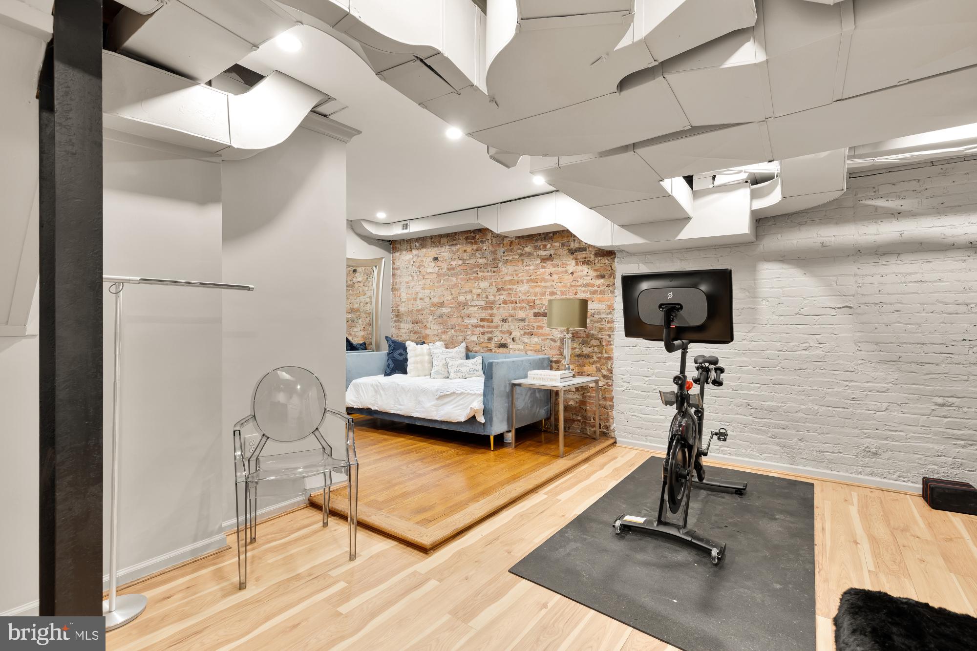 ROLLINGWOOD - Residential