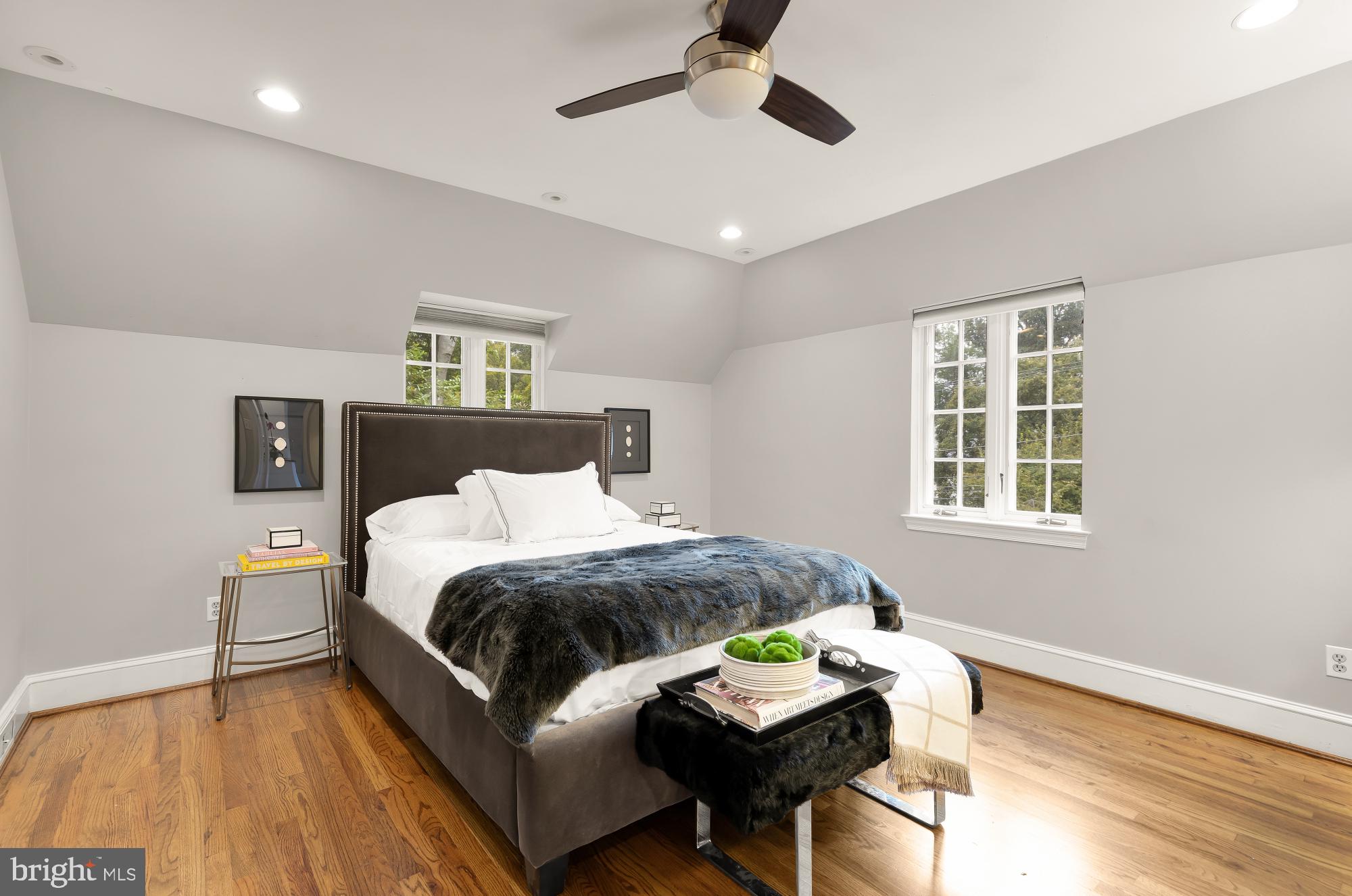 ROLLINGWOOD - Residential