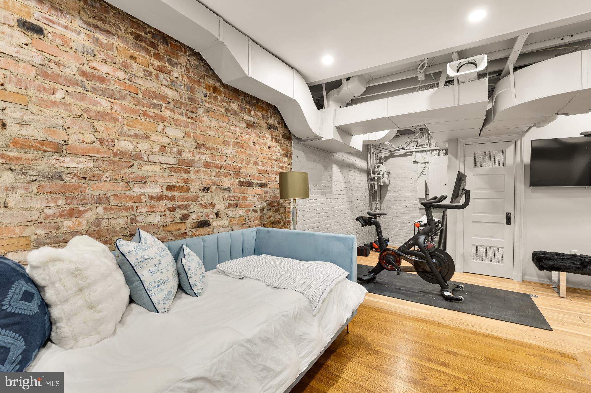 ROLLINGWOOD - Residential