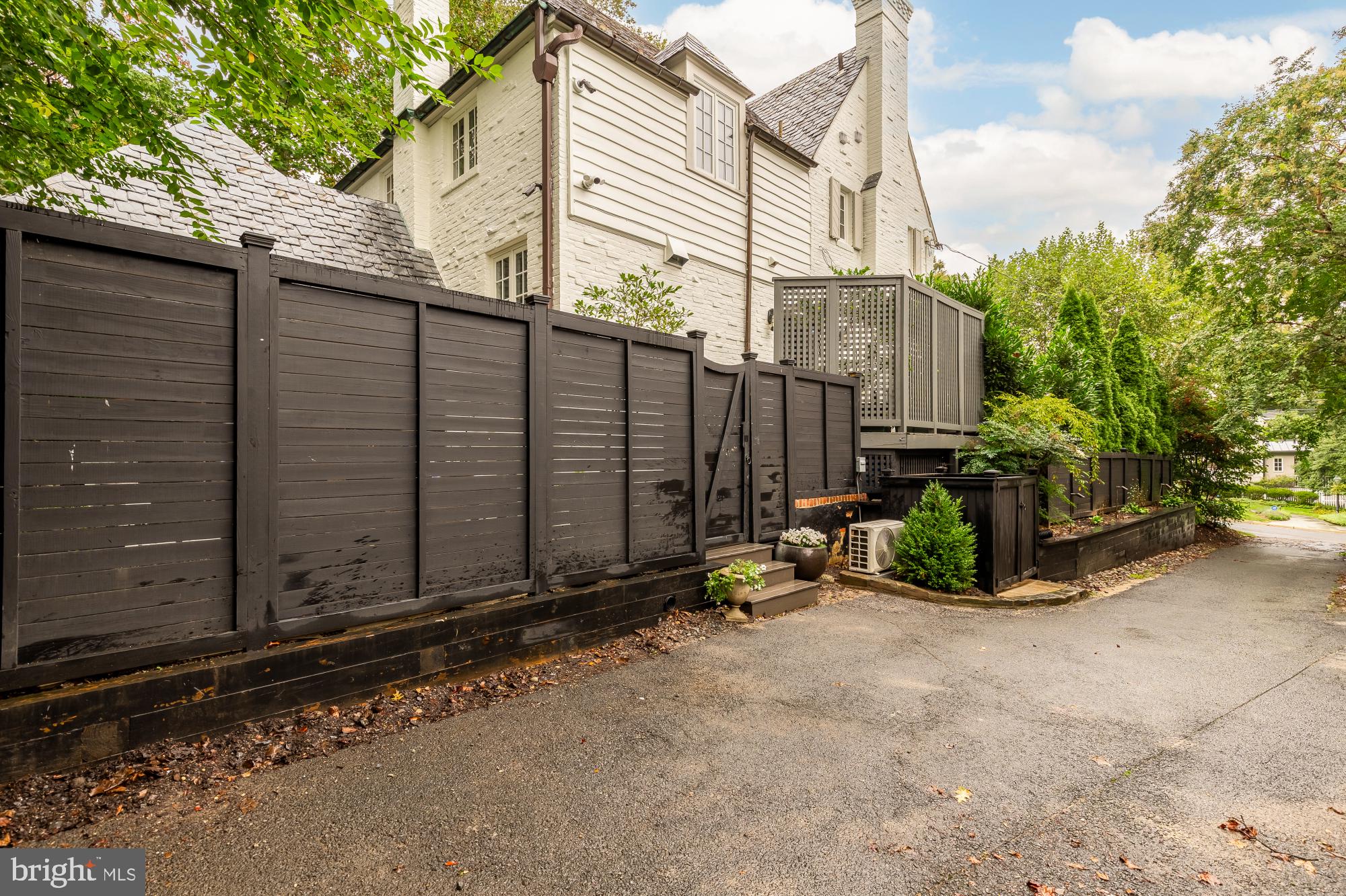 ROLLINGWOOD - Residential