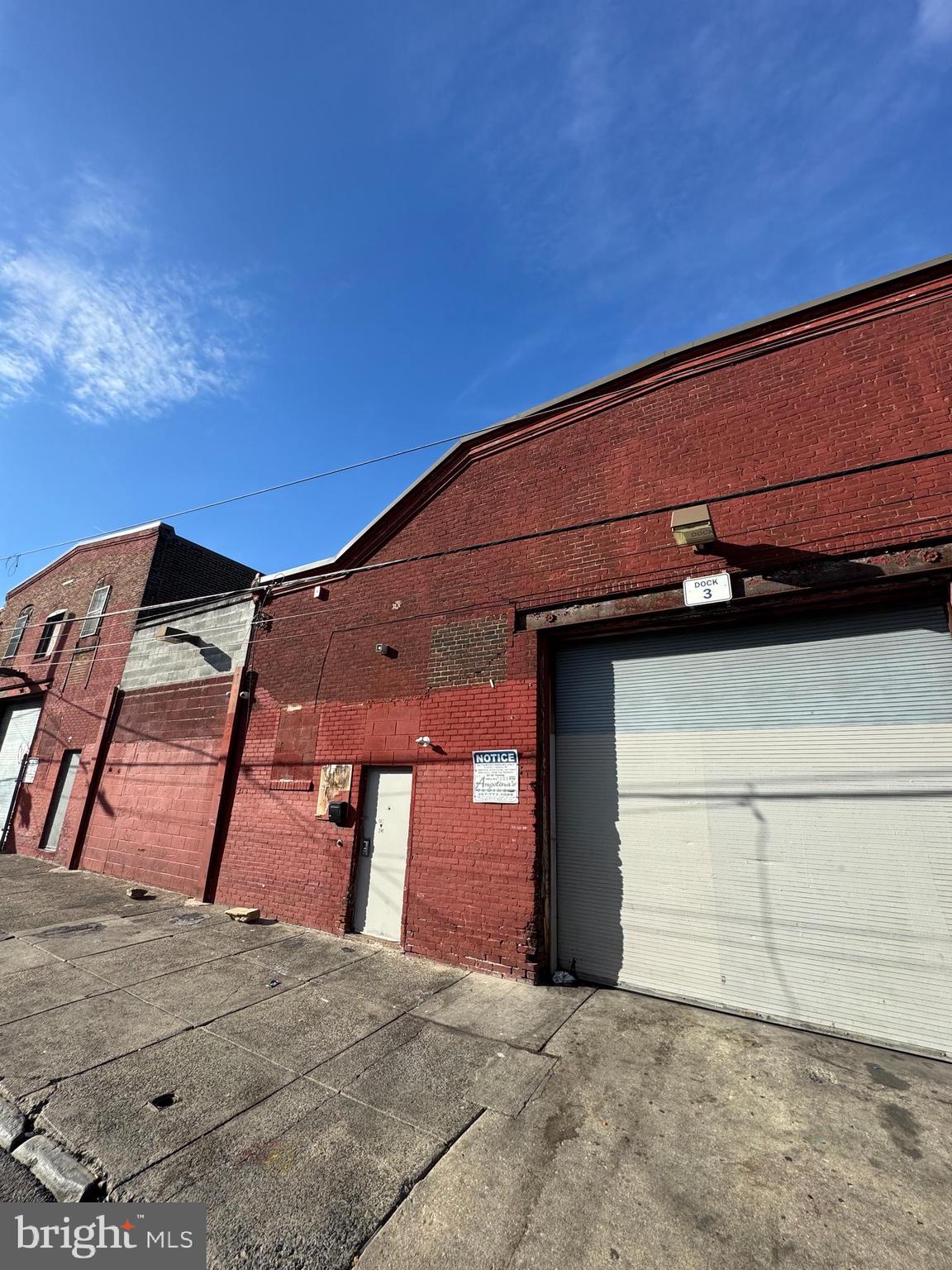 KENSINGTON - Commercial Sale