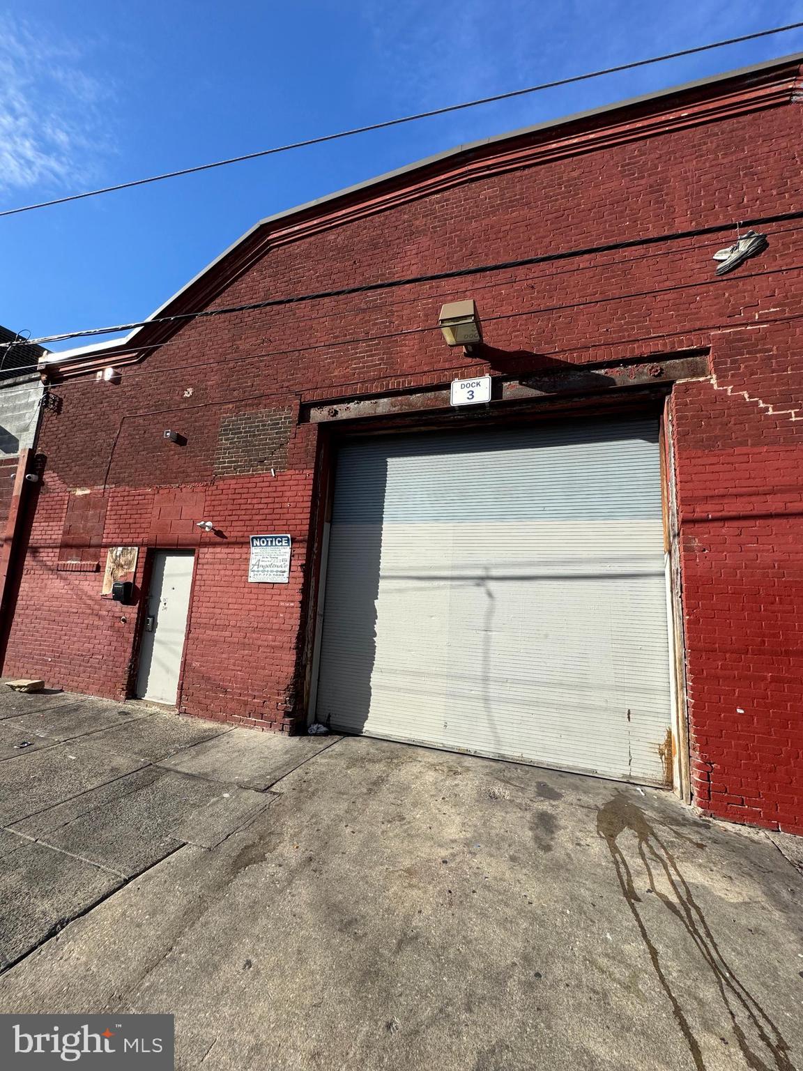 KENSINGTON - Commercial Sale