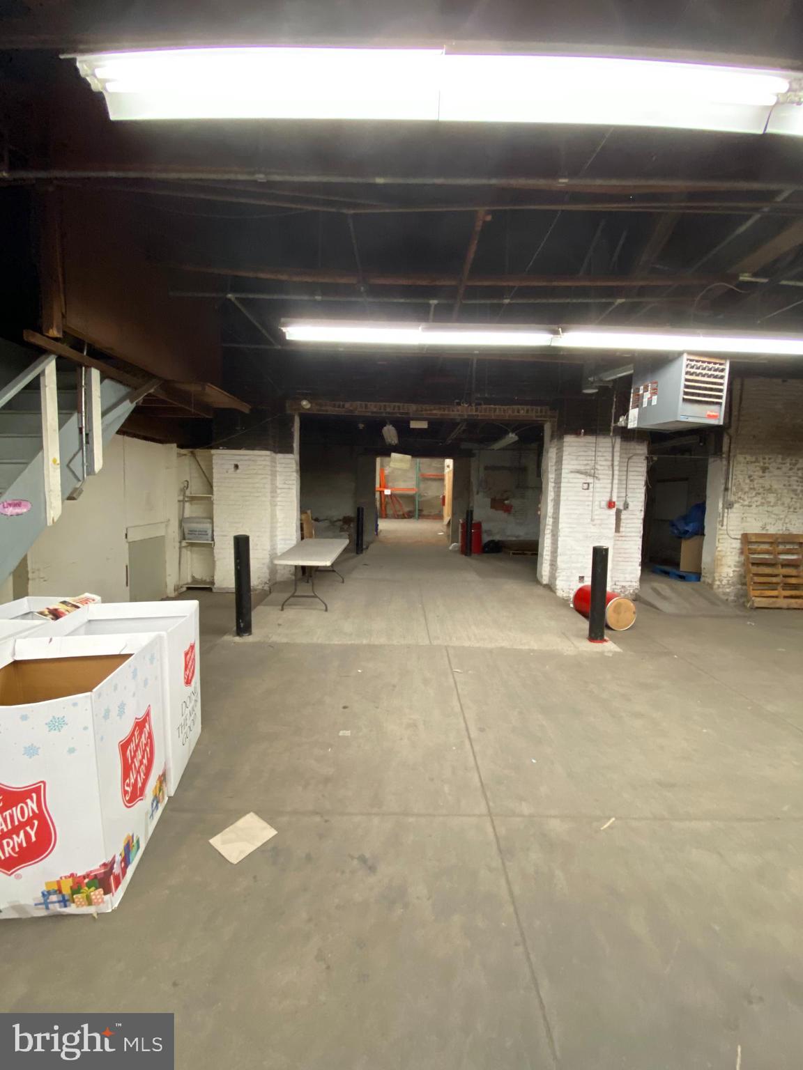 KENSINGTON - Commercial Sale