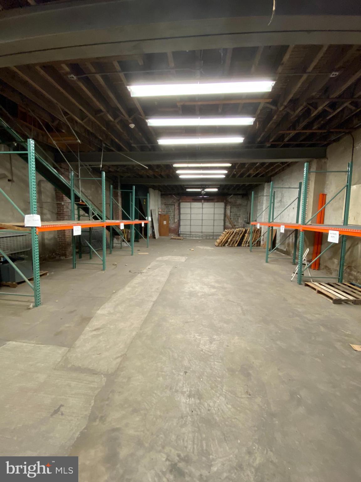 KENSINGTON - Commercial Sale