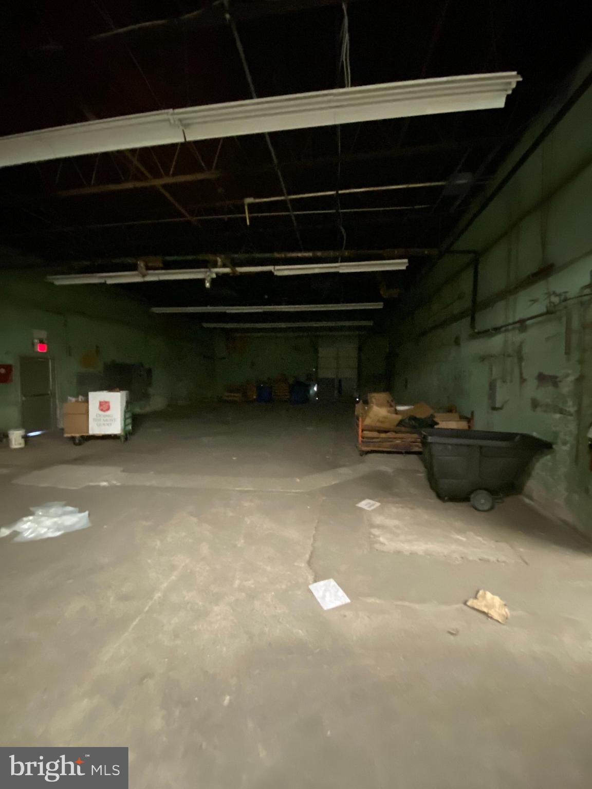 KENSINGTON - Commercial Sale