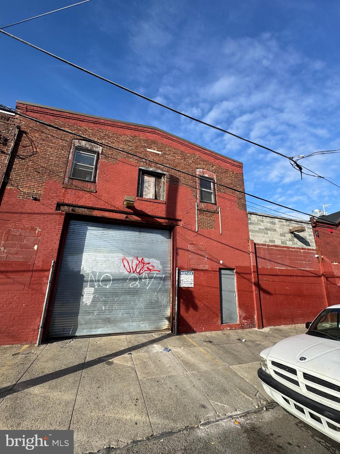 KENSINGTON - Commercial Sale