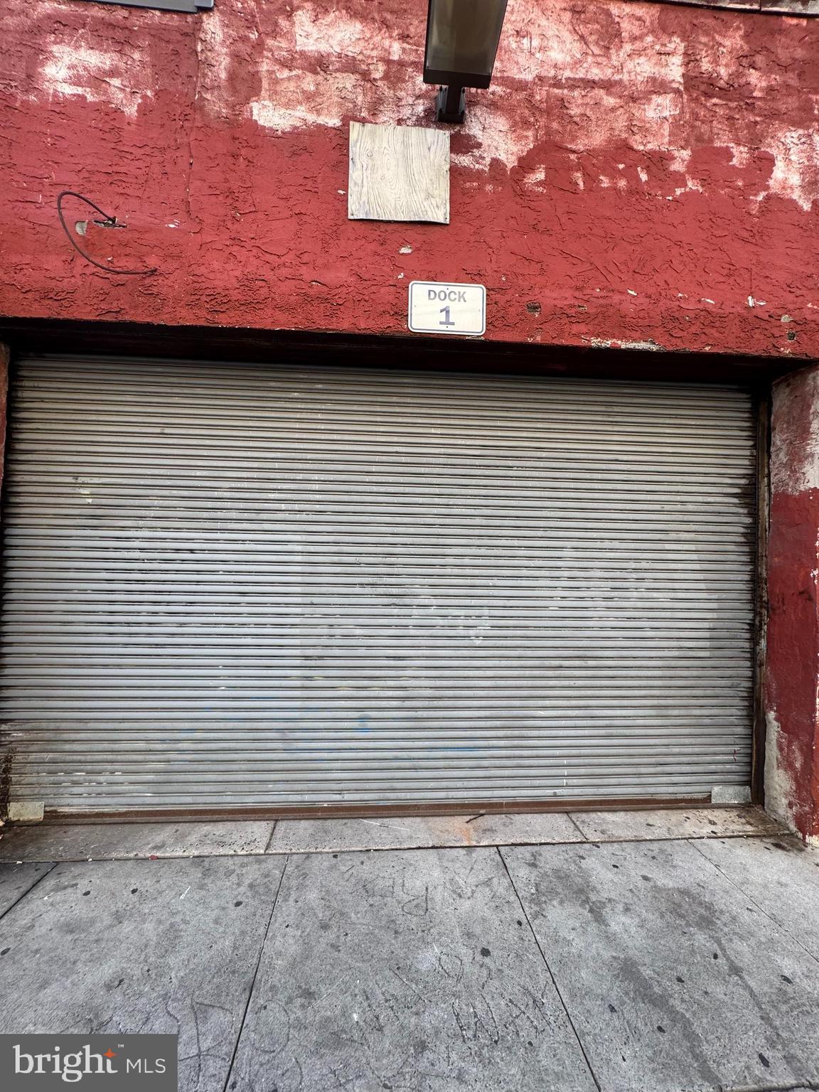 KENSINGTON - Commercial Sale