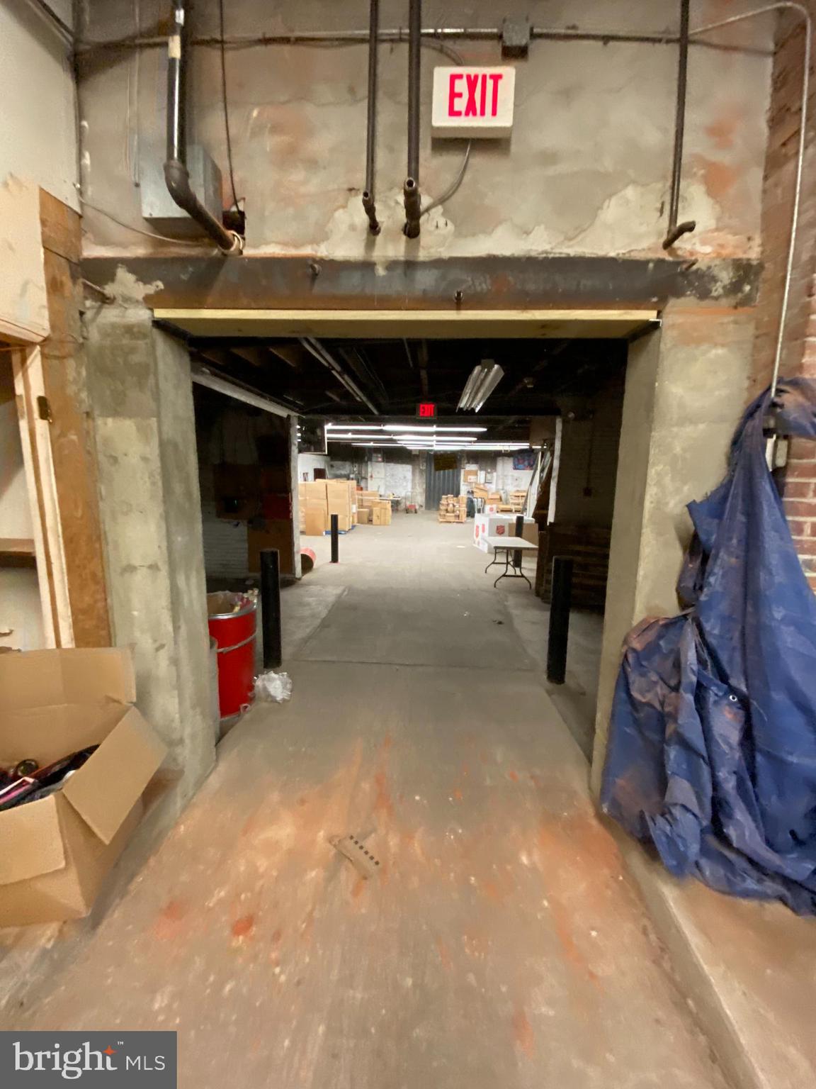 KENSINGTON - Commercial Sale