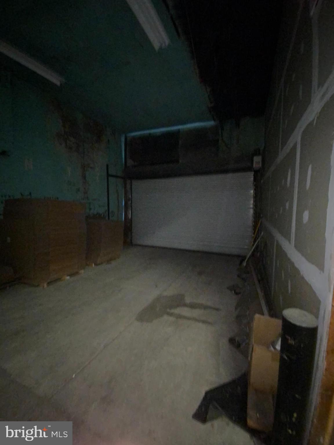 KENSINGTON - Commercial Sale