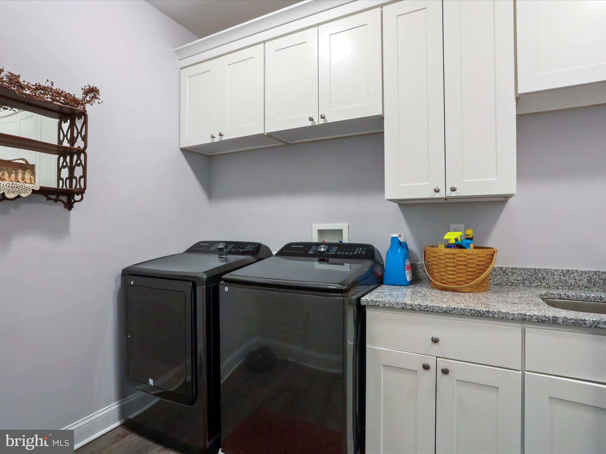 LAKE FOREST ESTATES - Residential