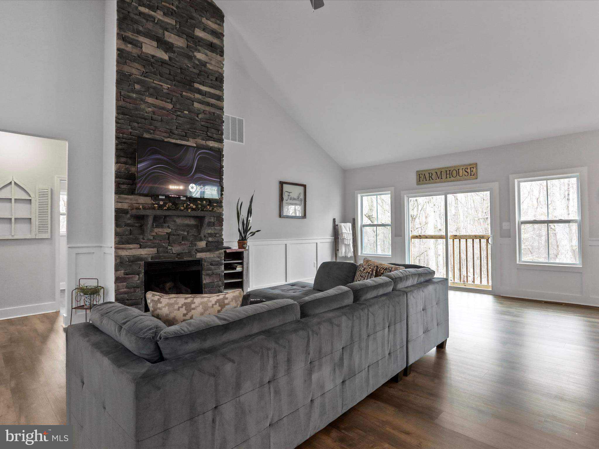 LAKE FOREST ESTATES - Residential