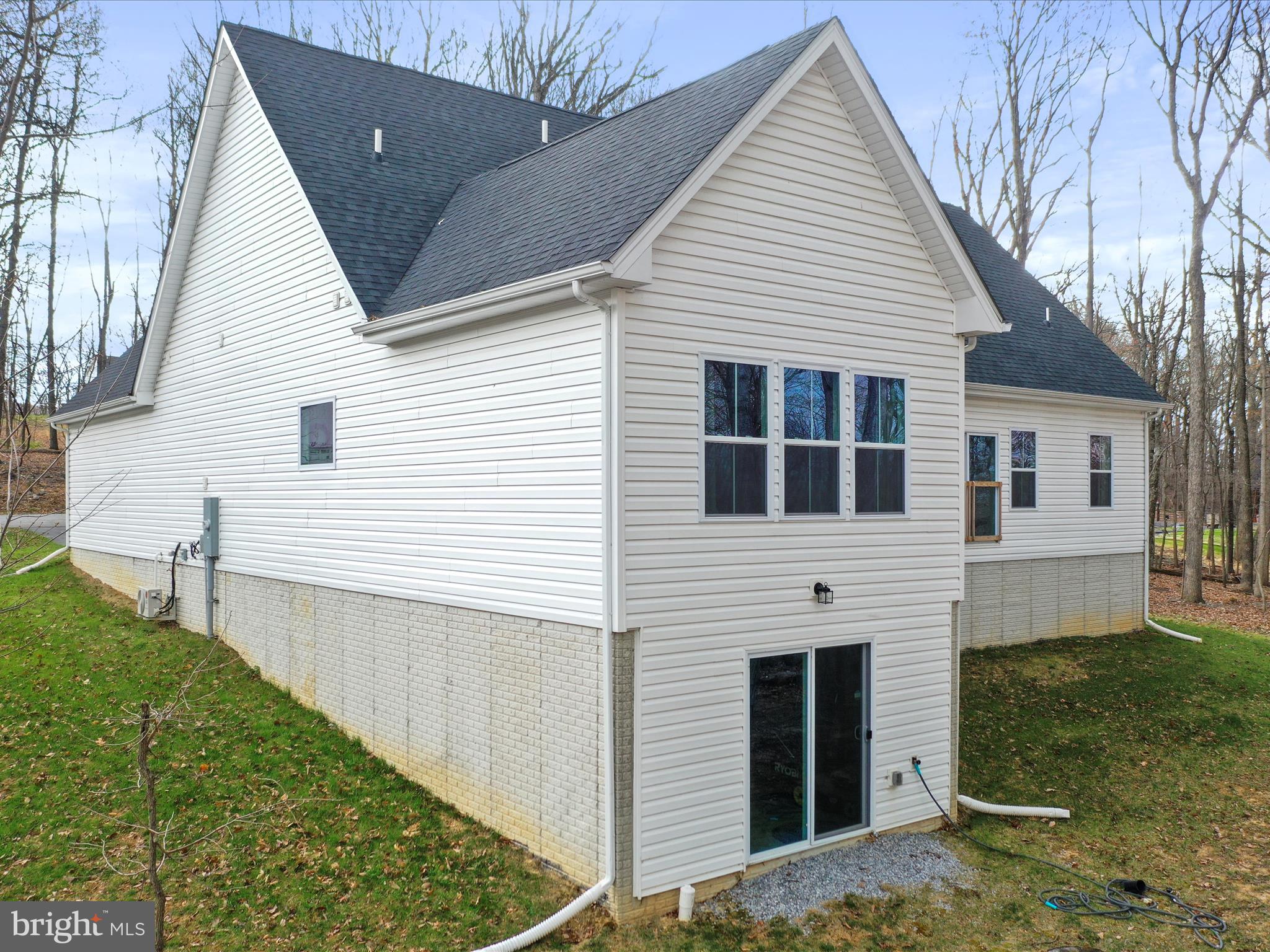 LAKE FOREST ESTATES - Residential