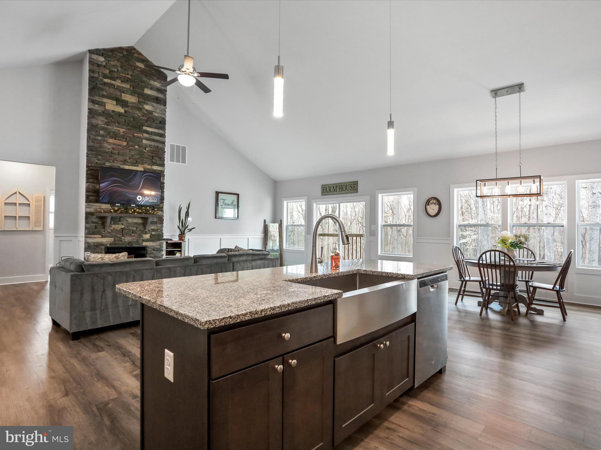 LAKE FOREST ESTATES - Residential